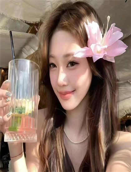 老师给学生毕业赠言_国色天香社区视频免费高清直播_绯色过浓短剧免费观看